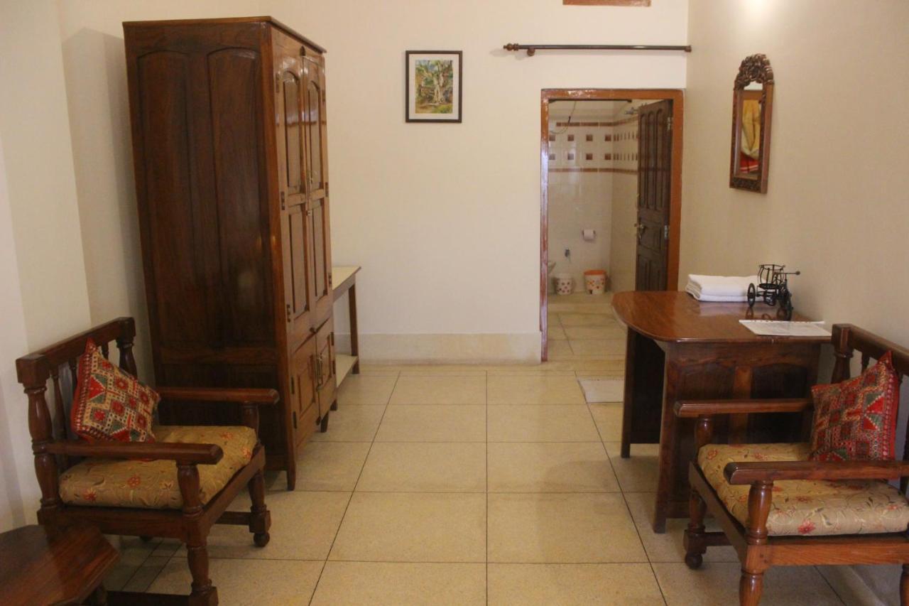 Homestay *